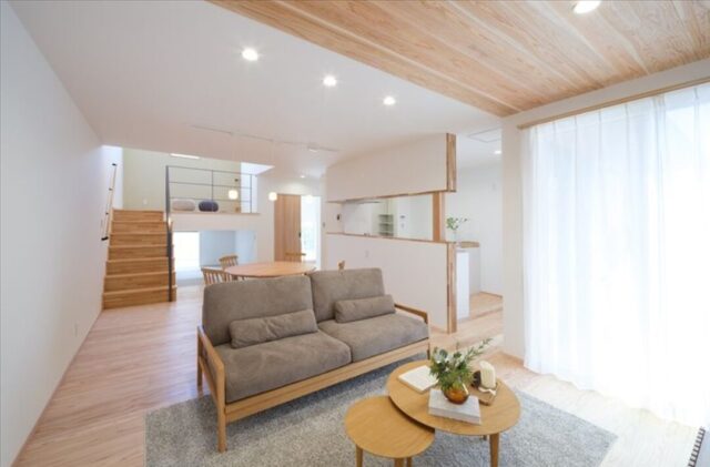 久留米朝妻店_B棟 モデルハウス「木の美しさが際立つぬくもりある2階建て」(久留米市) - リブワーク - LDK