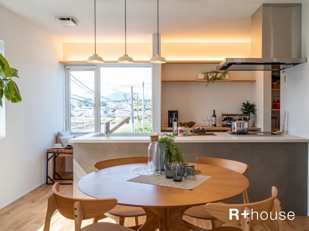 ダイニング - 片島R+houseモデルハウス「建築家と建てる高性能デザイン住宅」(大分市)