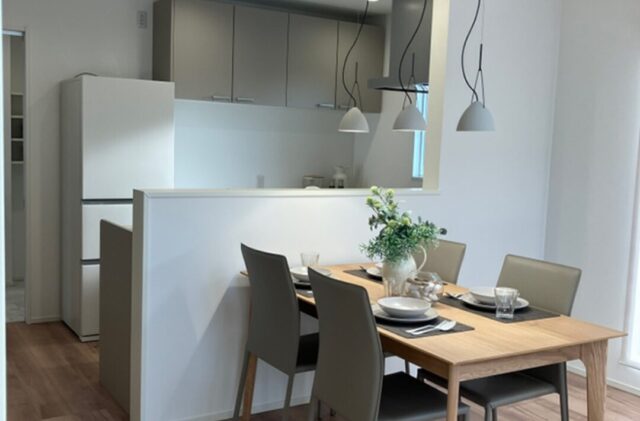 大分展示場 2階建てモデルハウス「穏やかなナチュラルテイストの2階建て」(大分市) - 国分ハウジング - ダイニング