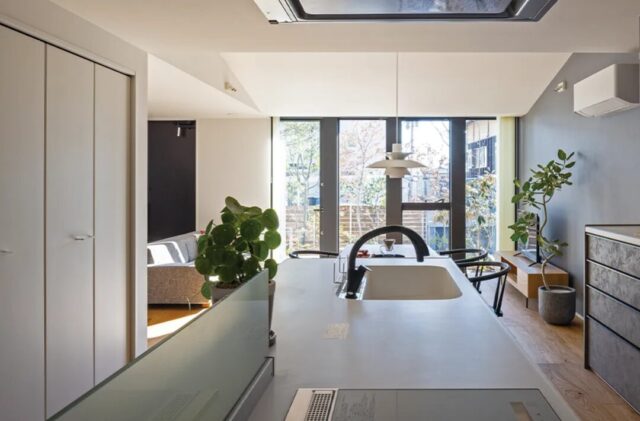 小城モデルハウス「開放的で明るい平屋」(小城市) - 大園建設 - キッチン