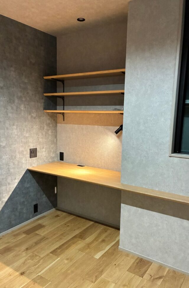 愛車と愛猫と心地よく暮らす洗練された機能美の邸宅 - アビハウス - 1階書斎