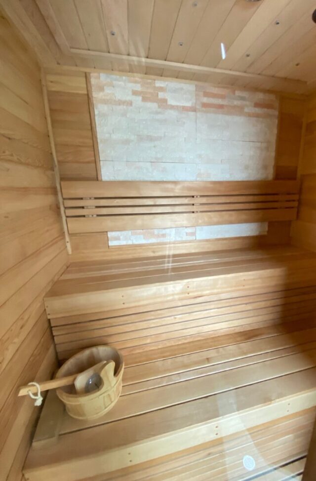 本格サウナやヌックなどの遊び心と優れた回遊動線を備えた住まい - アビハウス - サウナ