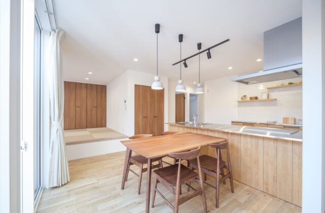 みやま高田モデルハウス「中庭のあるカフェのような落ち着く平屋」(みやま市) - リブワーク - LDK