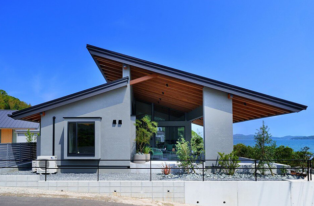 二丈福井モデルハウス「水平線と調和した大屋根の平屋邸宅」(糸島市) - リブワーク