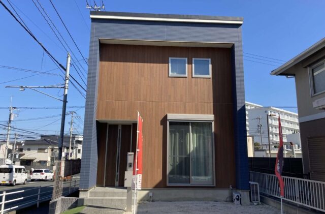「シンプル空間をコンセプトに機能美を追求した家」（春日市若葉台東）