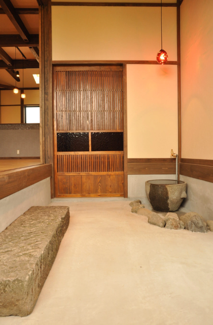土間 - アリスト - 木の奥深い風情に包まれる和モダンな平屋