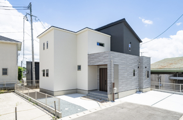 スキップフロアの魅力を活かした家族をつなぐ家