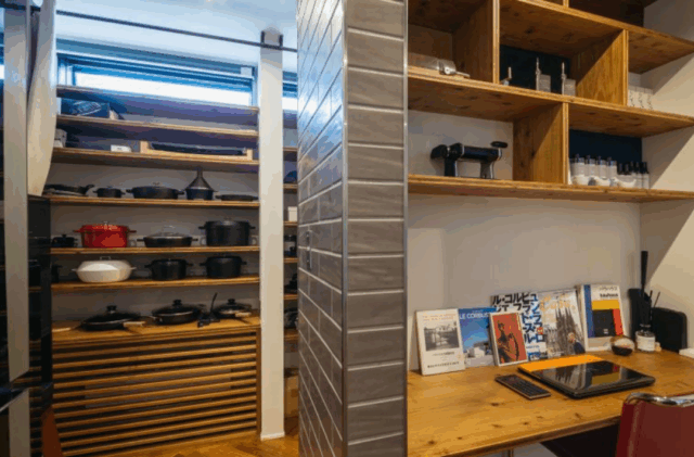高平モデルハウス「プライバシーを守るインダストリアルデザインの平屋」(熊本市) - バウハウス - 家事室