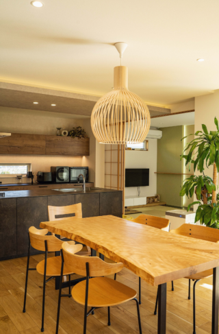 多様な居場所を楽しむ大人モダンでラグジュアリーな住まい - ファンライフ - LDK