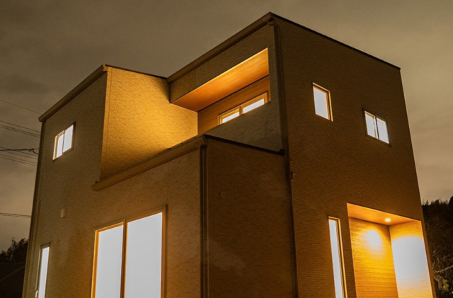 リビング階段と畳コーナーのある29坪4LDK2階建てZEH住宅