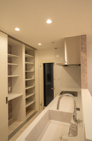 37坪で叶えたシンプルモダンな完全分離型二世帯住宅 - ファンライフ - キッチン1