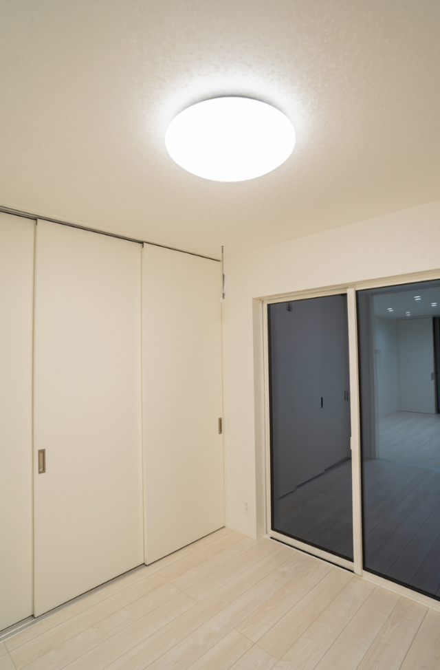 37坪で叶えたシンプルモダンな完全分離型二世帯住宅 - ファンライフ - 洋室