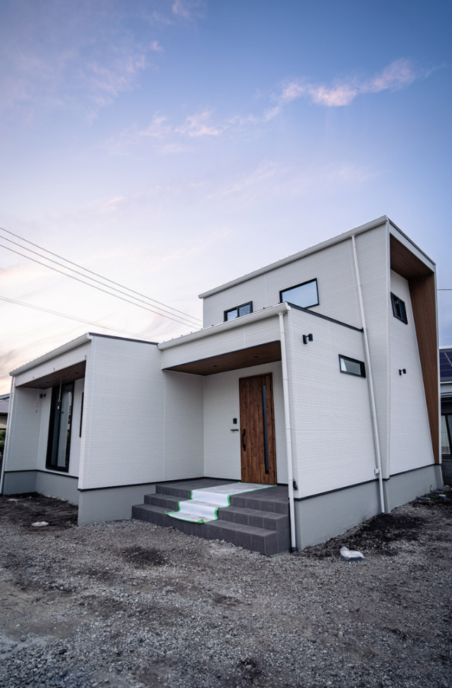 木の柱と格子が魅せる28坪で広がりを叶えた高機能住宅 - ファンライフ - 外観