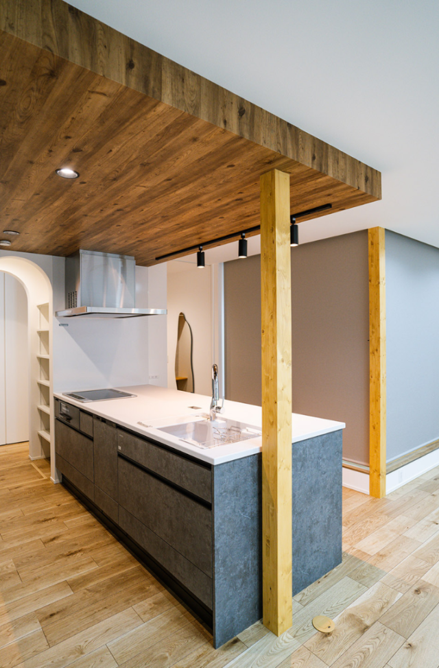 木の柱と格子が魅せる28坪で広がりを叶えた高機能住宅 - ファンライフ - キッチン・和室