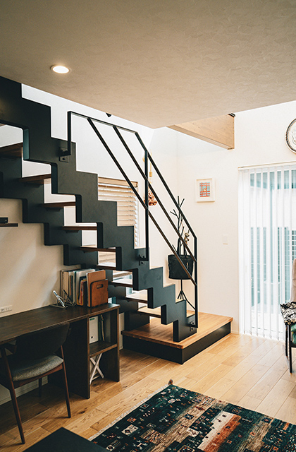 稲妻階段 - 施工事例 - ファンライフ