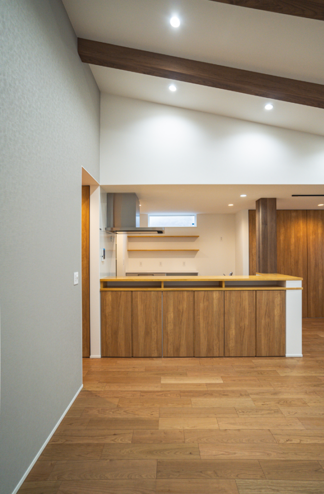 29坪に趣味と機能を凝縮したバイクガレージハウス - ファンライフ - キッチン正面