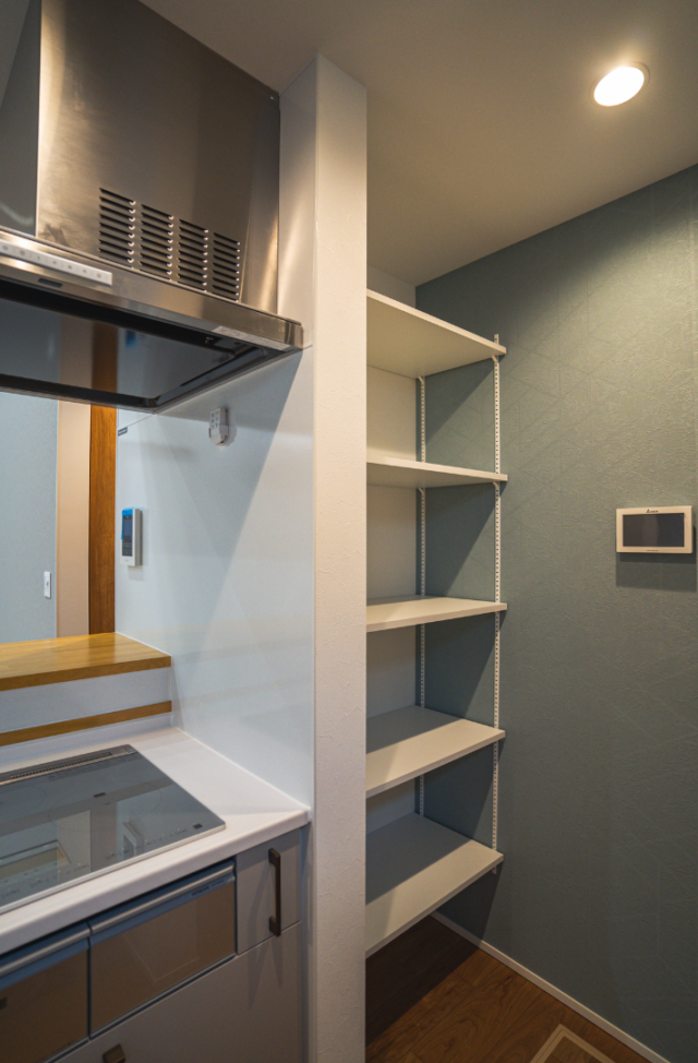 29坪に趣味と機能を凝縮したバイクガレージハウス - ファンライフ - パントリー