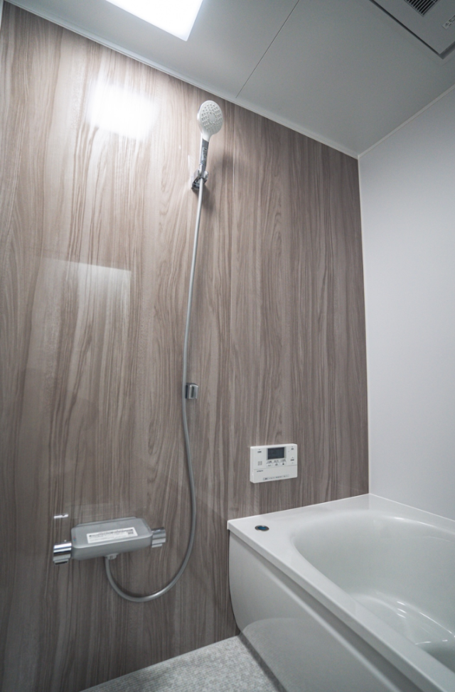 36坪に家族6人の快適を凝縮した収納上手で家事ラクな2階建て - ファンライフ - 浴室