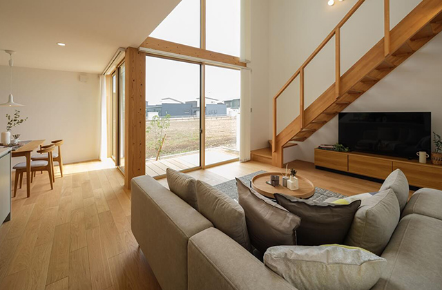 BELLE MAISON DAYS house 熊本モデルハウス「視線が抜ける吹き抜けと木目のリビング階段の家」(合志市) - リブワーク