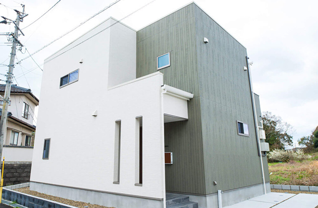 ホテルライクな空間と広いお庭のエレガントモダンな2階建て - リブワーク