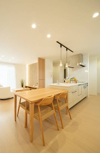 キッチンダイニング - Nordi (ノルディ) 熊本人吉鬼木店「自然素材で心整うジャパンディスタイルの2階建て」(人吉市) - リブワーク