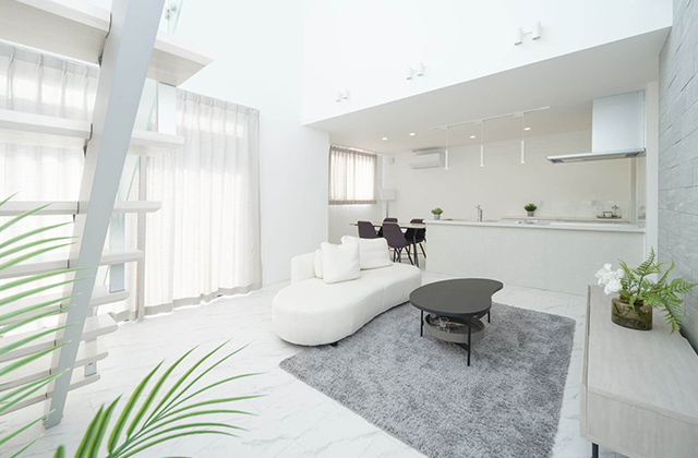 Finole (フィノル) 熊本玉名山田店「吹き抜けと白の調和が美しいホテルライクな家」(玉名市) - リブワーク