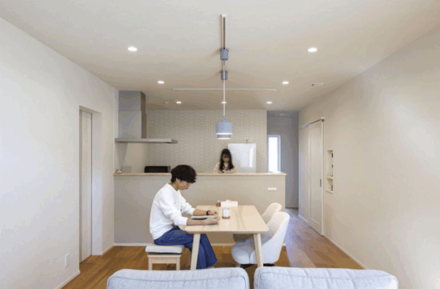 機能性にこだわった趣味を満喫できる快適な平屋 - NEOデザインホーム - ダイニング・キッチン