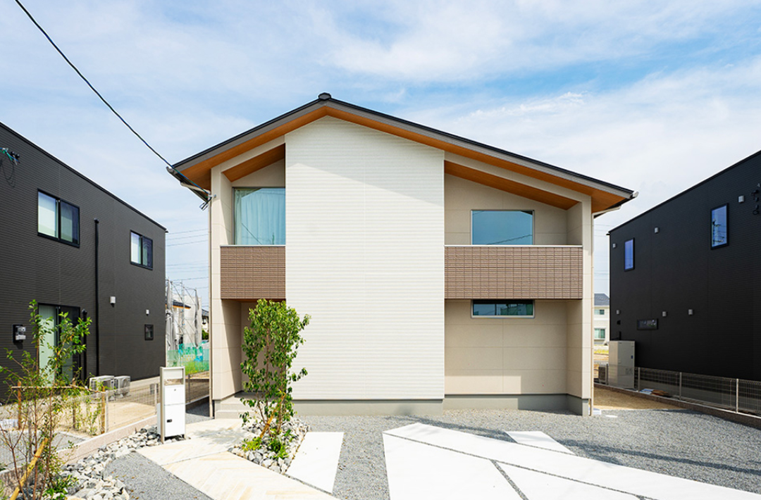 素材感と色合いの調和が美しい和モダン住宅