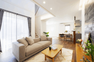 モダンデザインとフレキシブルな動線設計の2階建て - タカスギ - LDK