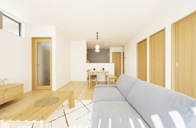 家事ラク設計でゆとりを感じるコンパクトな26坪平屋 - タカスギ - LDK