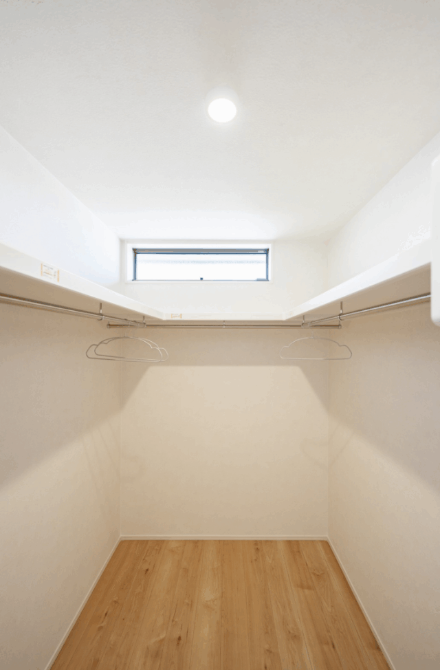 家事ラク設計でゆとりを感じるコンパクトな26坪平屋 - タカスギ - WIC