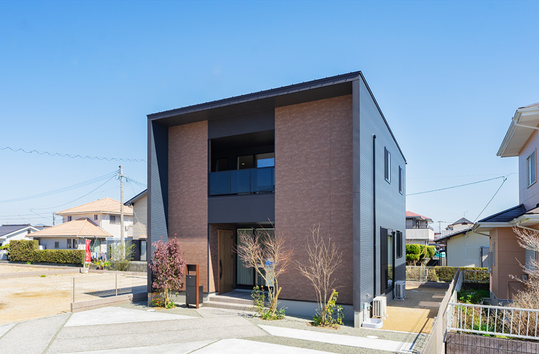 立体的ファサード×シンプルモダンな外観に高効率な間取りを備えたお家 - タカスギ - 外観