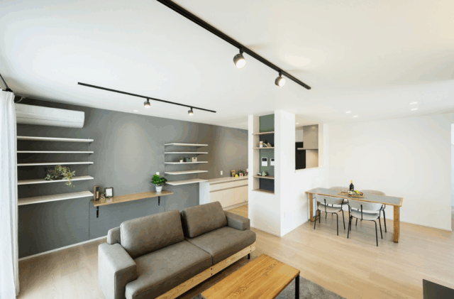 スタイリッシュな外観と回遊動線で快適に暮らせる2階建て - タカスギ - LDK