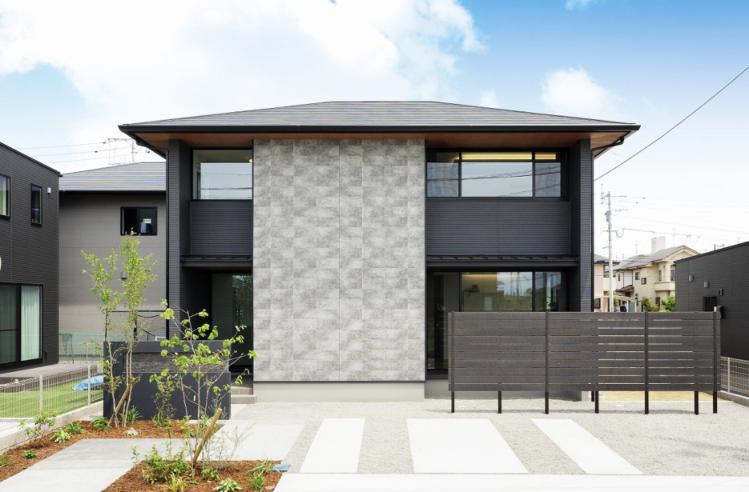 開放的×機能的を叶えた黒とグレーのモダンスタイルの2階建て - タカスギ - 外観