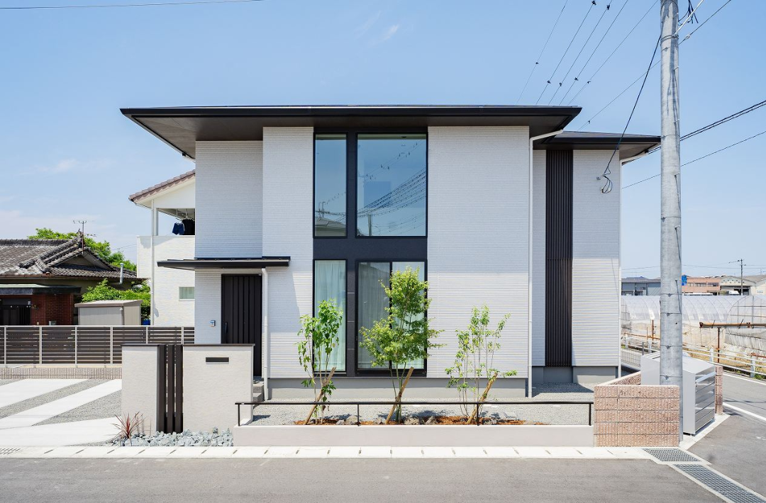 動線と収納の工夫をプラスした洗練されたオープンファサードのお家 - タカスギ - 外観