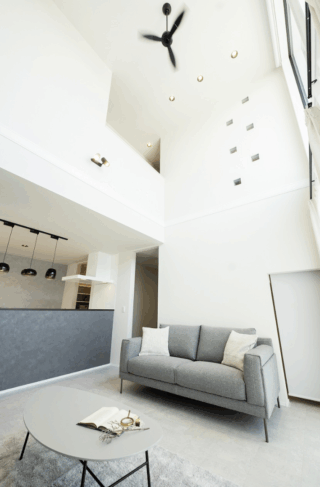 動線と収納の工夫をプラスした洗練されたオープンファサードのお家 - タカスギ - LDK