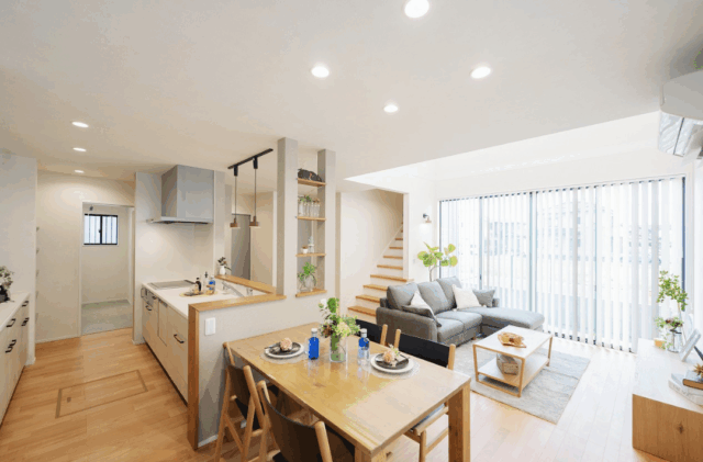 濃淡グレーの外壁とシャープなラインが映える機能美あふれるデザイン住宅 - タカスギ - LDK