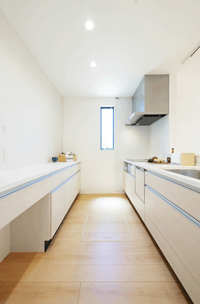 飽きないデザイン性と快適動線が揃ったフレキシブルな４LDK2階建て - タカスギ - キッチン