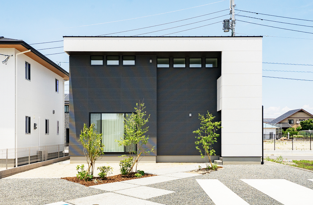 18帖LDKとファミリールームを備えたのびやかでフレキシブルな2階建て