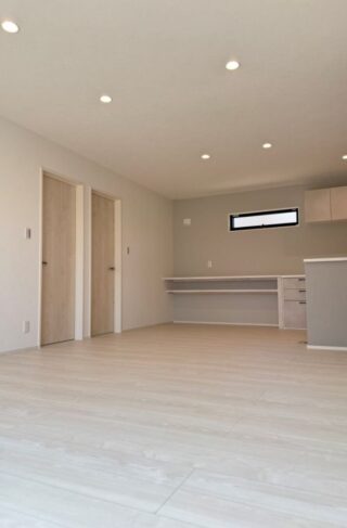白基調の清潔感あふれるモダンな空間で愛猫と快適に暮らす住まい - LDK
