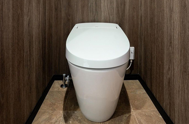 トイレ - モノトーンを基調としたオシャレな2階建てZEH住宅 - デザインハウス宮崎