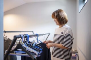 趣味も暮らしも楽しめるスキップフロアとインナーガレージのモダン平屋 - 国分ハウジング - スキップフロア