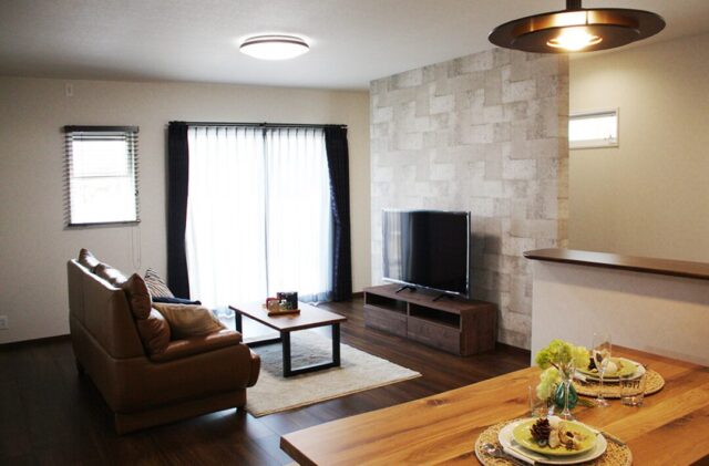 家族を見守る安心の間取りと光あふれるLDKが叶える機能美の2階建て - 向洋ハウジング - LDK