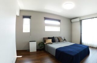 家族を見守る安心の間取りと光あふれるLDKが叶える機能美の2階建て - 向洋ハウジング - 寝室