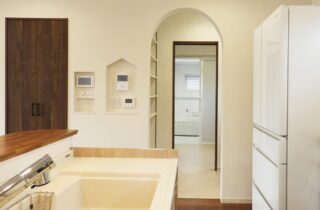 15箇所の収納と回遊動線で家事がスムーズに進む2階建て - 向洋ハウジング - 水回り