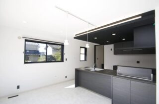 ホテルライク×モダンに優れた収納と動線を備えた2階建て - 向洋ハウジング - キッチン