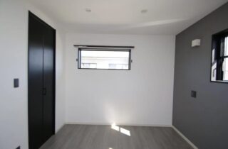 ホテルライク×モダンに優れた収納と動線を備えた2階建て - 向洋ハウジング - 洋室