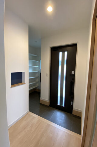 玄関ホール - 施工事例 - マルケンホーム