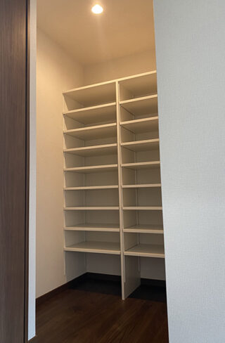 シューズクローク - 施工事例 - マルケンホーム