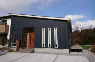 光と風が心地良い自然を感じられる平屋 - マルケンホーム - 外観